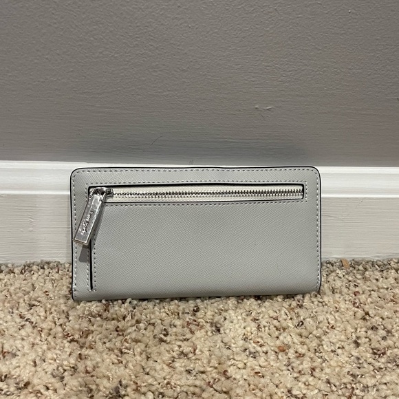 Kate Spade White and Grey Staci Large Wallet - Picture 3 of 4